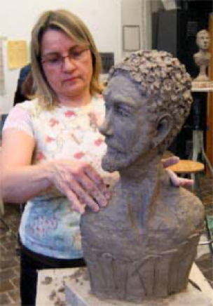 Sculpting bust in studio - ©Lydia Charak