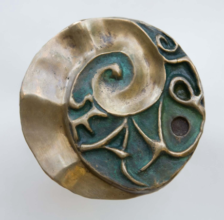 Medalion front - bronze sculpture - ©Lydia Charak